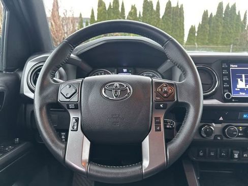 Used 2022 Toyota Tacoma TRD Off-Road w/ Technology Package image 49