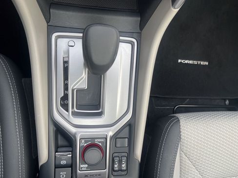 Used 2023 Subaru Forester Premium image 20