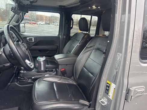 Used 2021 Jeep Wrangler Unlimited Sahara image 16