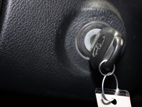 Used 2020 Toyota Tacoma SR5 RWD image 27