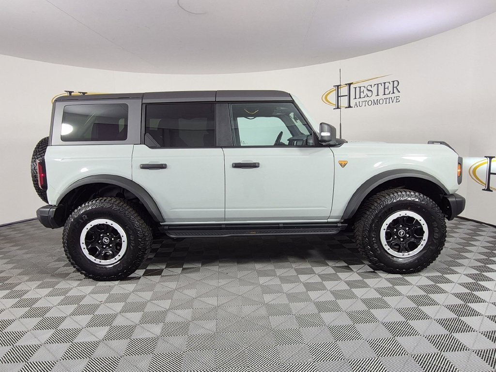 Used 2023 Ford Bronco Badlands AWD/4WD image 3