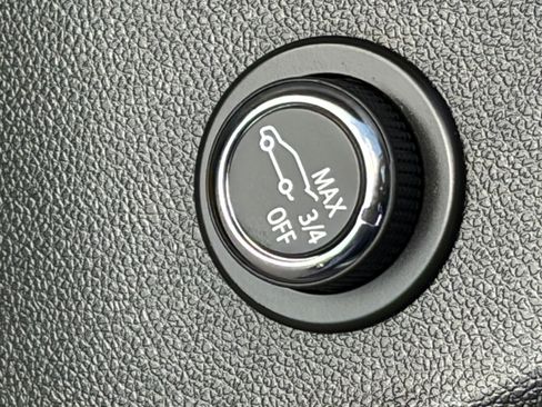 Used 2023 Buick Envision Avenir FWD image 19