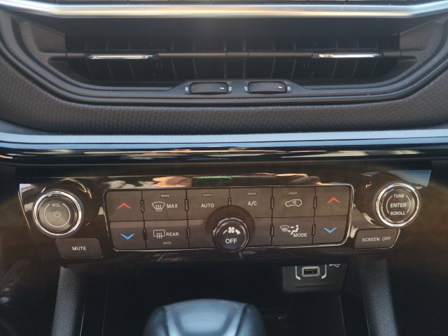 Used 2025 Jeep Compass Limited w/ High Altitude Package AWD/4WD image 8