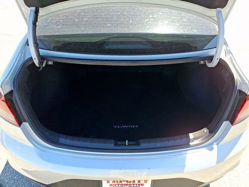 Used 2019 Hyundai Elantra SE w/ Cargo Package FWD image 29