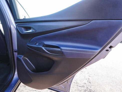 Used 2022 Chevrolet Bolt EUV LT w/ Convenience Package image 12