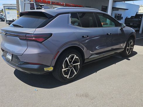 Used 2024 Chevrolet Equinox EV LT FWD image 5