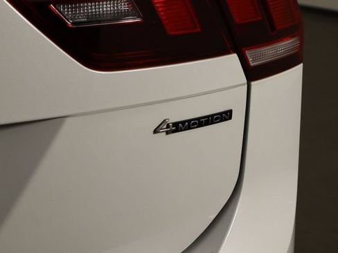 Used 2023 Volkswagen Tiguan SE R-Line AWD/4WD image 42