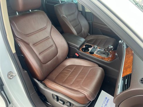 Used 2012 Volkswagen Touareg Hybrid image 21