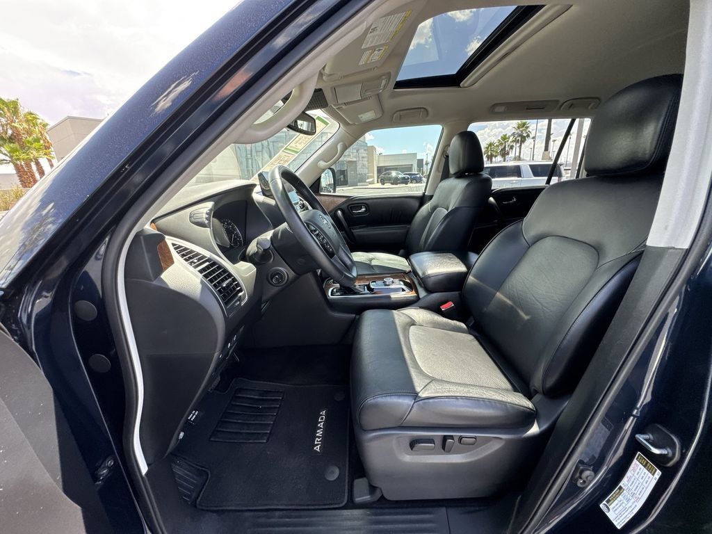 Used 2024 Nissan Armada SL w/ Captain's Chairs Package AWD/4WD image 10