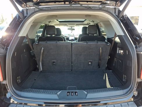 Used 2021 Ford Explorer XLT w/ Equipment Group 202A image 27