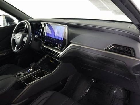 Certified 2026 Lexus TX 500h AWD w/ Technology Package image 9