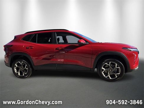 New 2026 Chevrolet Trax LT w/ Driver Confidence Package image 8