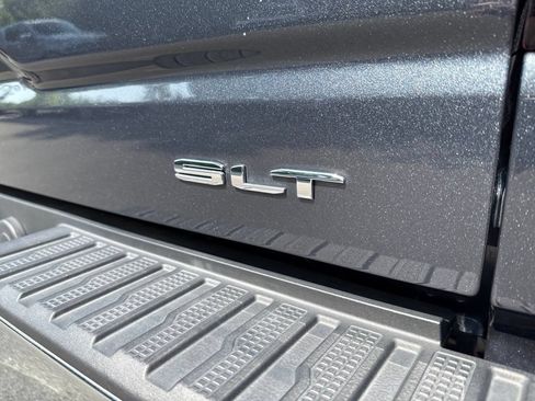 Used 2022 GMC Sierra 1500 SLT w/ SLT Premium Plus Package AWD/4WD image 11