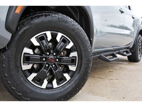 Used 2023 Nissan Frontier PRO-4X w/ Tow Package AWD/4WD image 29