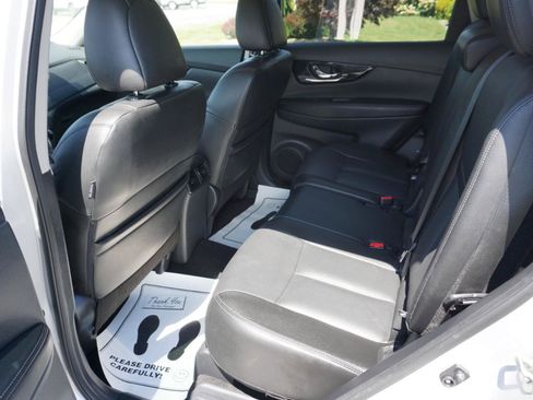 Used 2019 Nissan Rogue SL FWD image 8