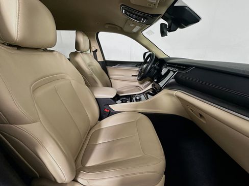 Used 2022 Jeep Grand Cherokee L Limited image 32