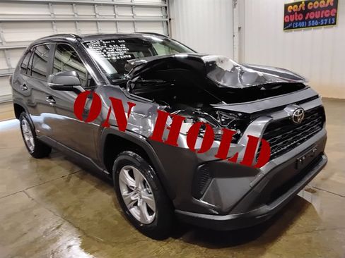 Used 2025 Toyota RAV4 XLE AWD/4WD image 1
