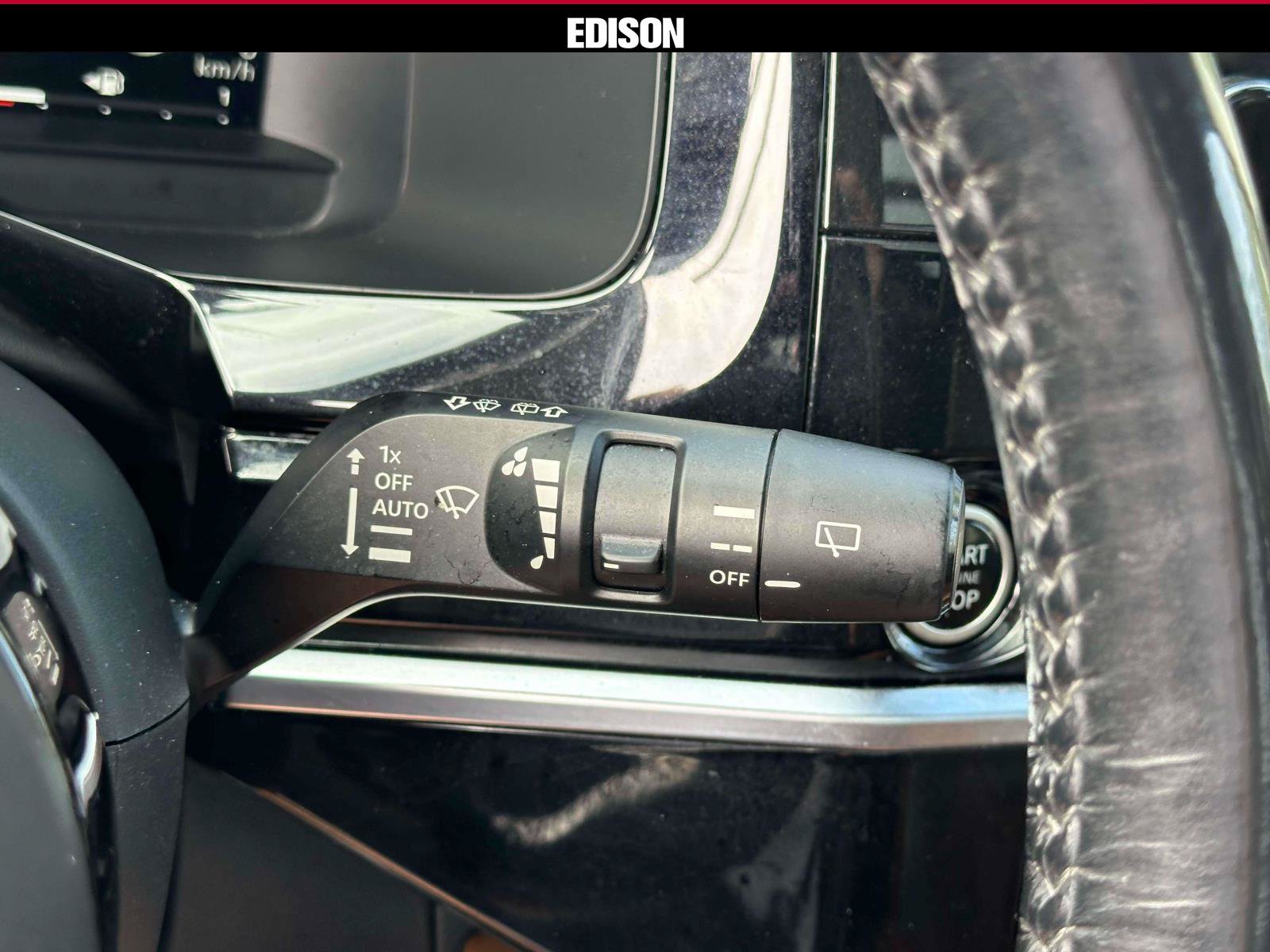 Used 2022 Nissan Pathfinder Platinum w/ Cargo Package AWD/4WD image 25