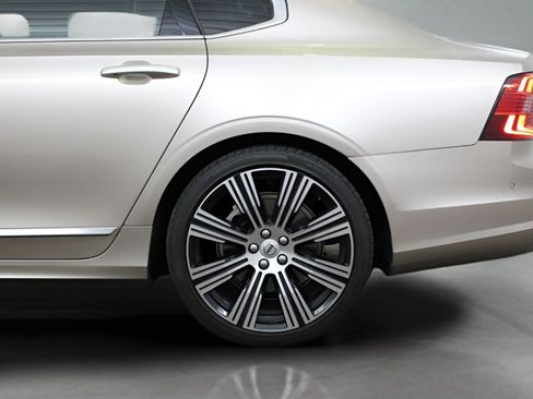 Certified 2023 Volvo S90 B6 Plus w/ Protection Package Premier AWD/4WD image 42