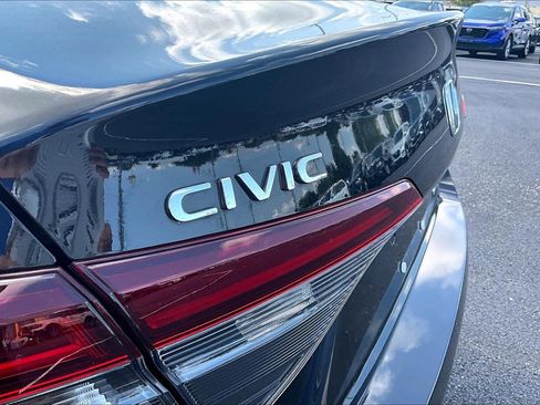 Used 2025 Honda Civic Sport image 32
