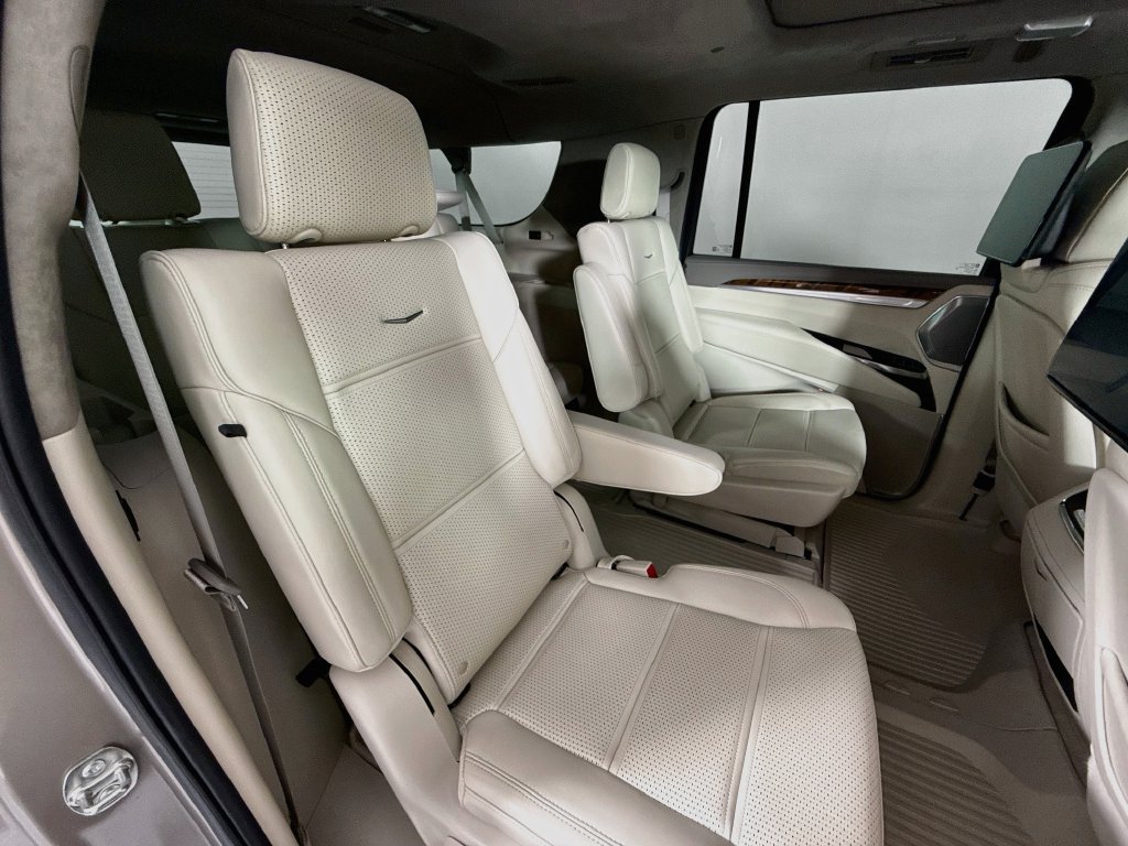 Used 2025 Cadillac Escalade ESV Sport Platinum w/ LPO, Floor Liner Package AWD/4WD image 28