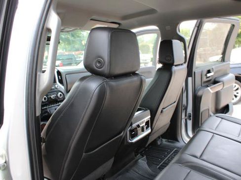 Used 2020 GMC Sierra 2500 SLT RWD image 28