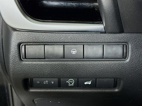 Certified 2024 Nissan Rogue SL FWD image 19