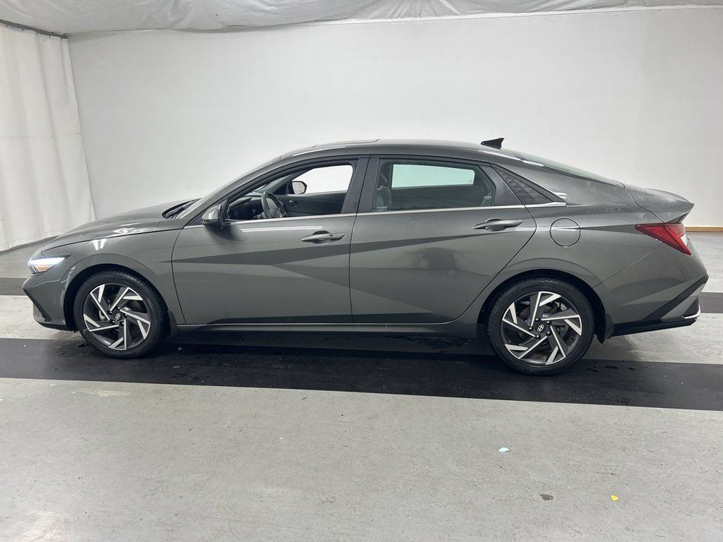 Used 2024 Hyundai Elantra SEL w/ Convenience Package FWD image 6