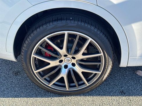 Used 2022 Maserati Levante Modena image 17