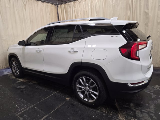 Used 2023 GMC Terrain SLT AWD/4WD image 9