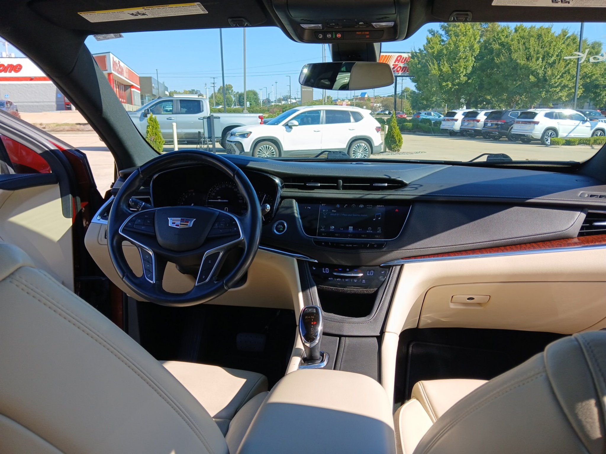Used 2017 Cadillac XT5 Luxury w/ Driver Awareness Package FWD image 25