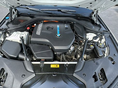 Used 2018 BMW 530e RWD image 35