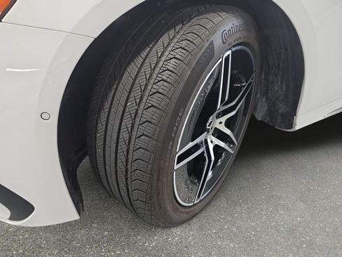 Used 2025 Mercedes-Benz E 350 4MATIC Sedan image 30