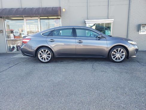 Used 2014 Toyota Avalon XLE Touring image 2