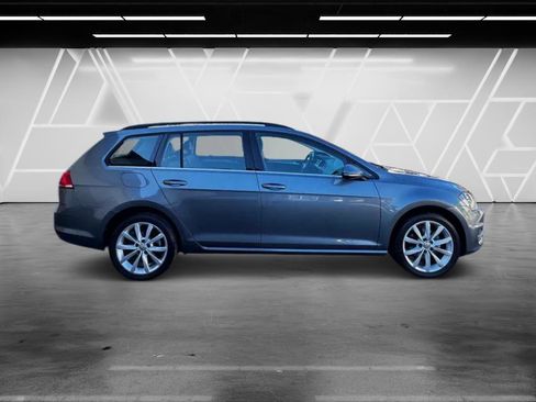 Used 2015 Volkswagen Golf SE image 9
