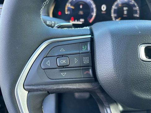 New 2026 Jeep Grand Cherokee Altitude AWD/4WD image 9