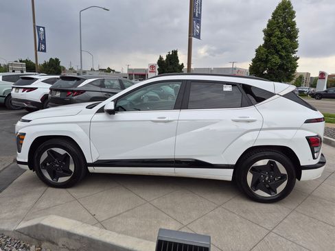 Certified 2024 Hyundai Kona Limited FWD image 9