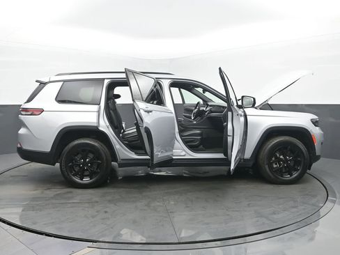 Used 2024 Jeep Grand Cherokee L Laredo image 59
