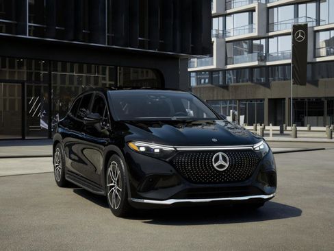 Used 2023 Mercedes-Benz EQS 450+ SUV image 11