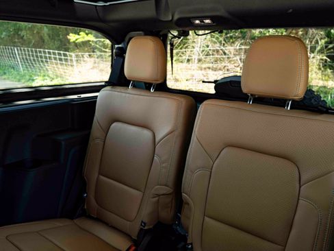 Used 2024 Ford Bronco Heritage Edition AWD/4WD image 18