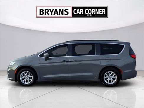 Used 2022 Chrysler Pacifica Touring-L image 20