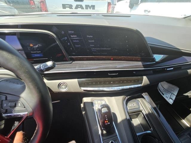 Used 2023 Cadillac Escalade ESV V AWD/4WD image 5
