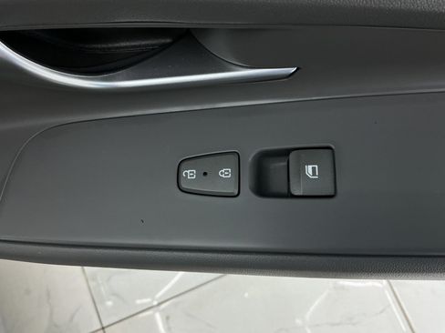 Used 2024 Hyundai Elantra Blue FWD image 40