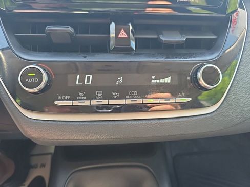 Used 2022 Toyota Corolla LE image 26