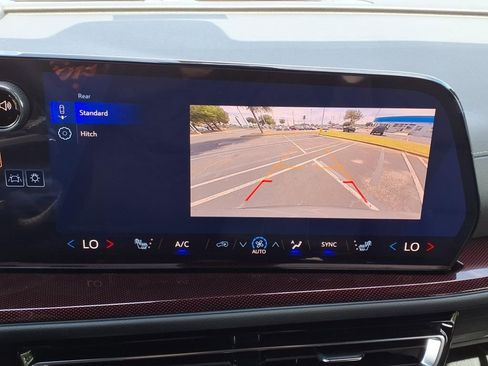 New 2026 Chevrolet Traverse Z71 image 12