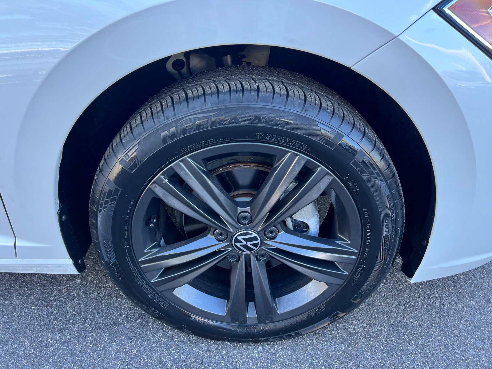 Used 2024 Volkswagen Jetta SE w/ Panoramic Sunroof Package FWD image 14