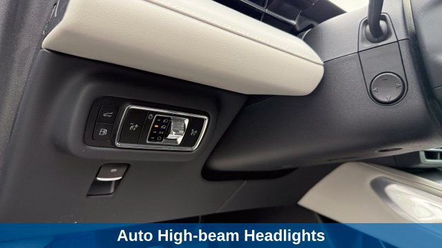 Used 2025 Lincoln Nautilus Reserve AWD/4WD image 14