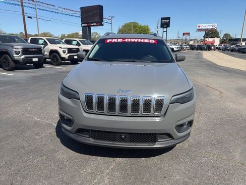 Used 2021 Jeep Cherokee Latitude Lux image 2