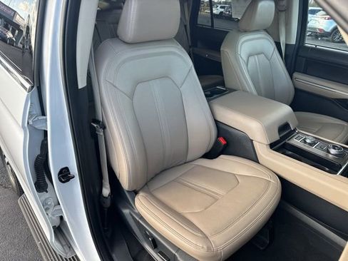 Used 2024 Ford Expedition Limited image 25