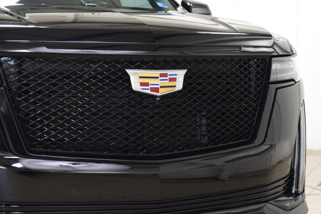 Used 2024 Cadillac Escalade Sport w/ Touring Package AWD/4WD image 11
